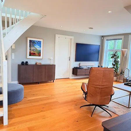 3-bedroom In Center Apartment *